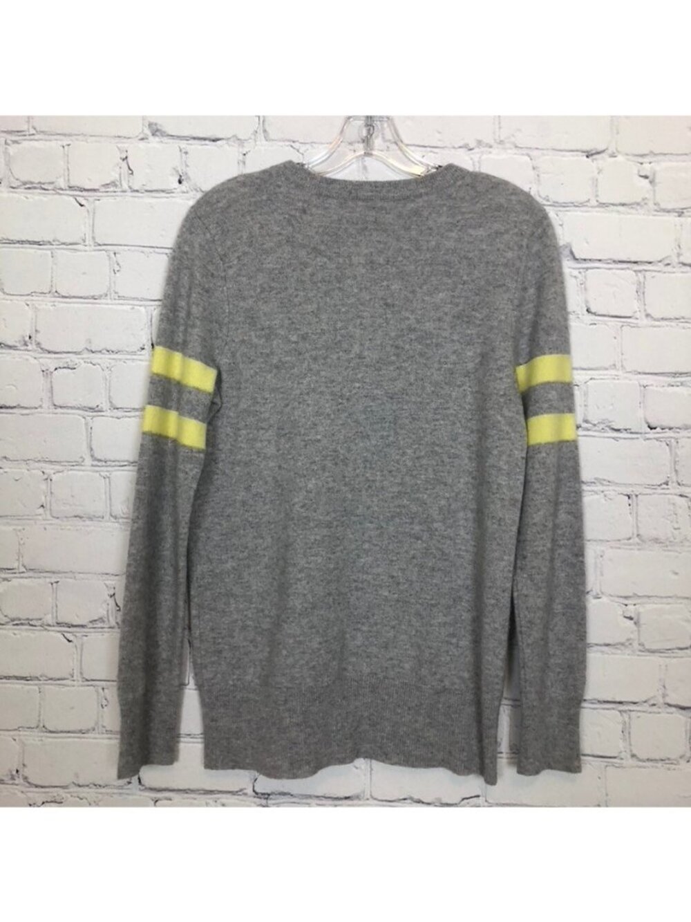 Aqua 100% Cashmere Gray Sweater Size S - Picture 4 of 6